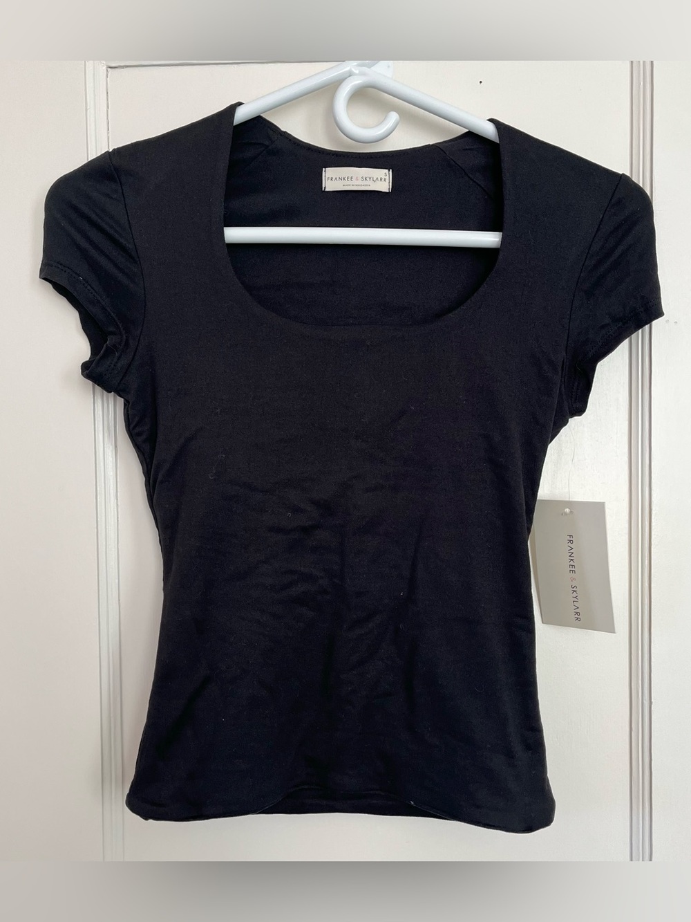 Frankee & Skylarr Short Sleeve Tee Square Neck Black Juniors Small NEW